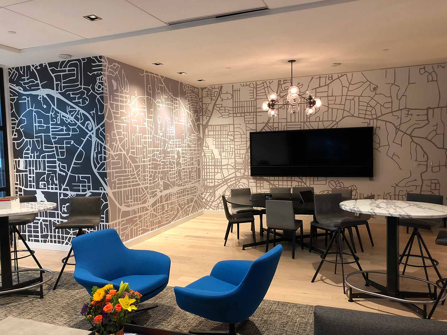 MURALS/CUSTOM WALL COVERINGS
